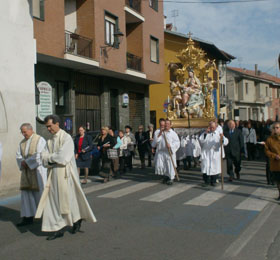 Un momento della processione della Beata Vergine Maria ai giorni nostri
